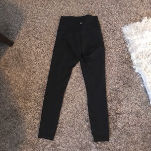LULULEMON wunder under 7/8 size 4